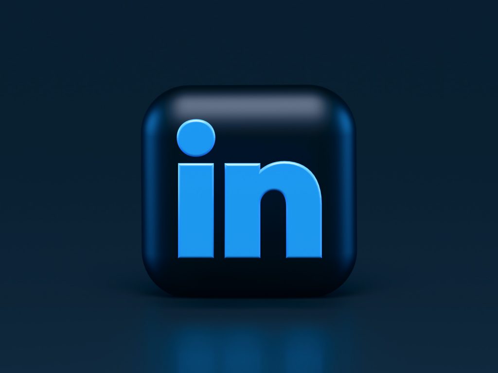LinkedIn icon with dark background